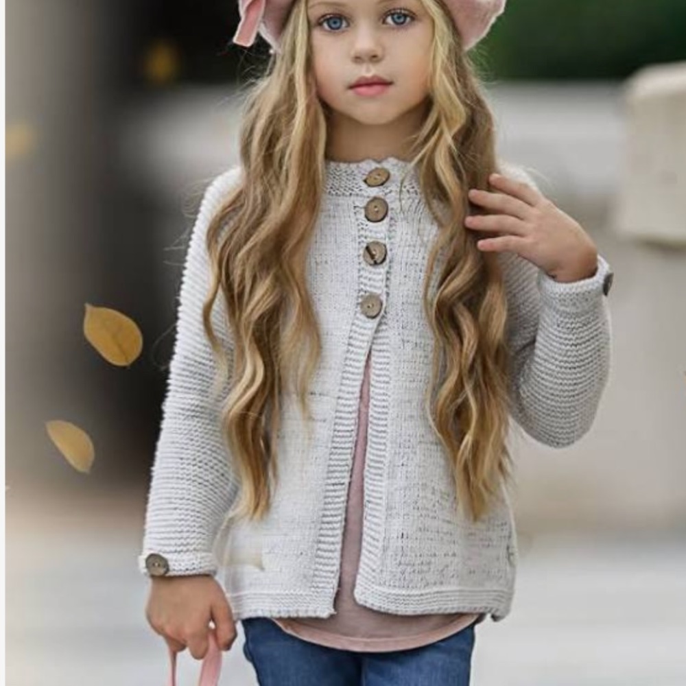 Mia Belle Girls Gray Fall Knit Button Up Sweater Pretty girl size 150 used once